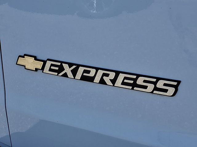 2024 Chevrolet Express Cargo 2500 Vehicle Photo in DANBURY, CT 06810-5034