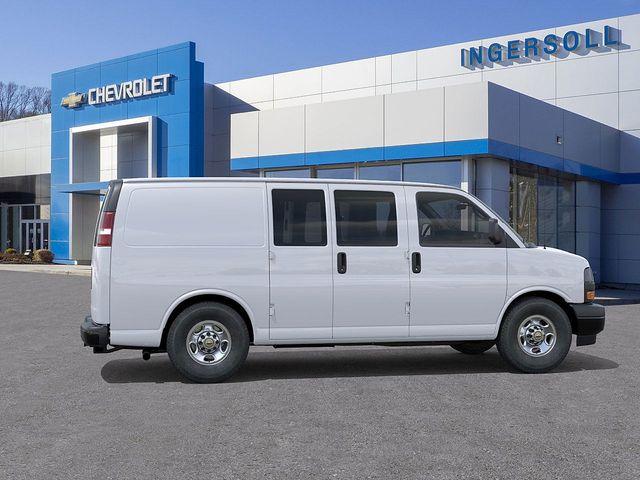 2025 Chevrolet Express Cargo 3500 Vehicle Photo in DANBURY, CT 06810-5034