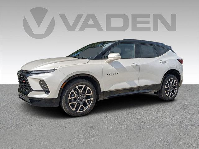 2025 Chevrolet Blazer Vehicle Photo in BRUNSWICK, GA 31525-1881