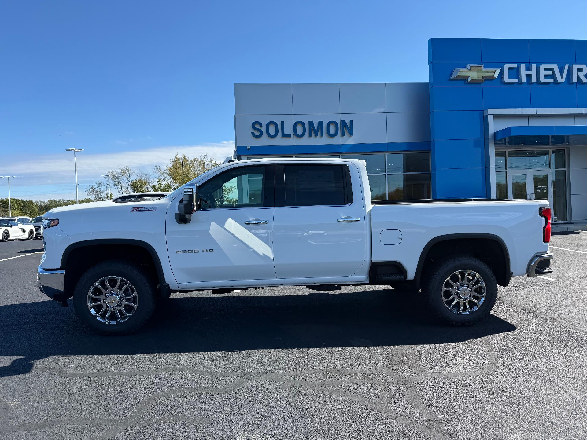 2026 Chevrolet Silverado 2500 HD photo 2 of 21