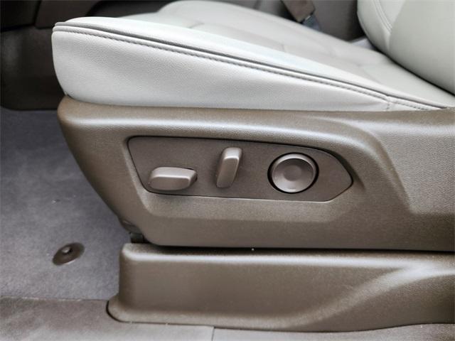 2024 GMC Yukon XL Vehicle Photo in AURORA, CO 80012-4011