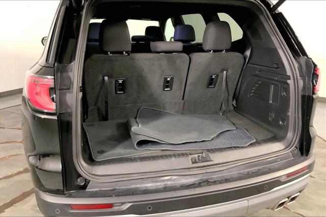2025 GMC Acadia Vehicle Photo in KANSAS CITY, MO 64114-4502