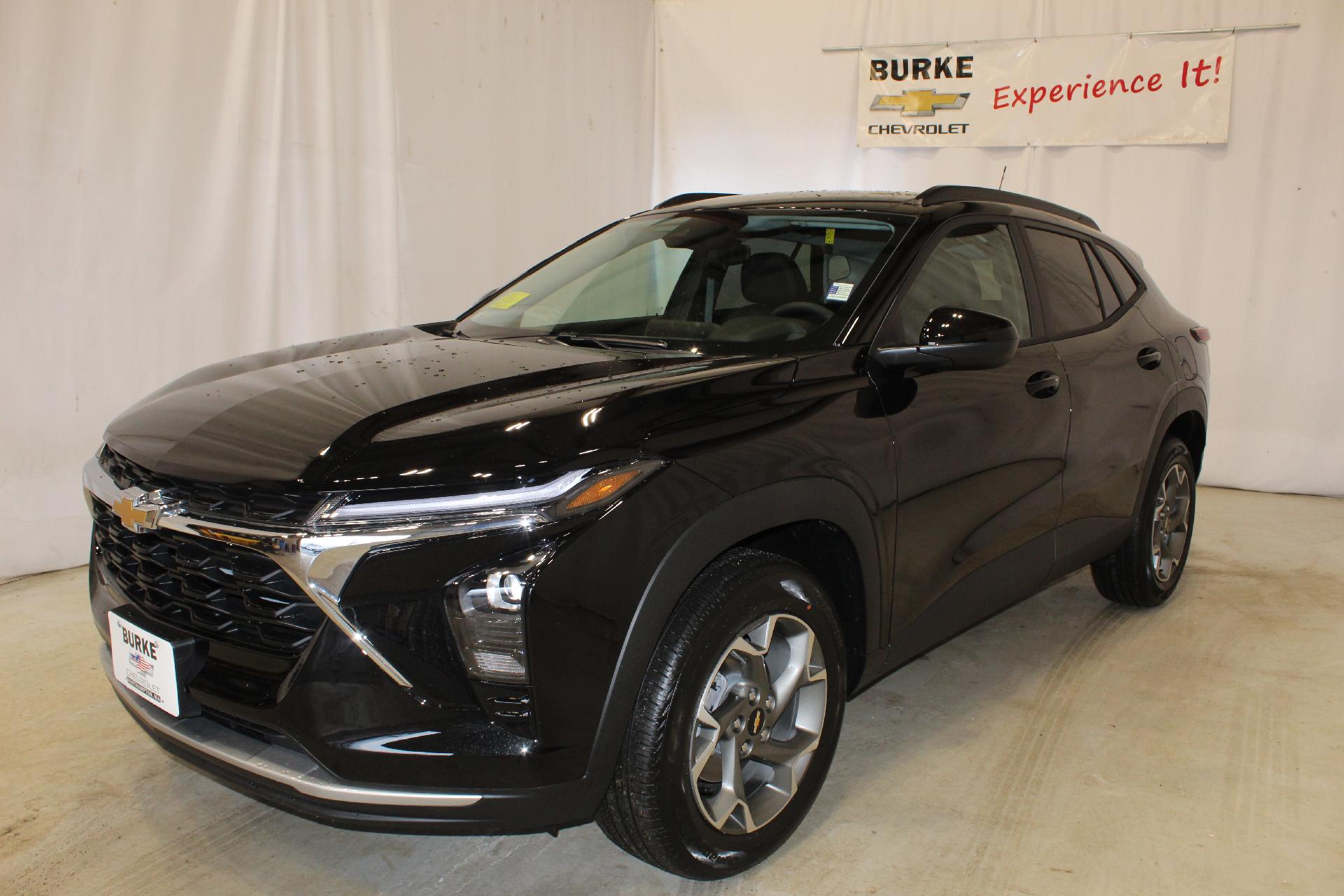 2026 Chevrolet Trax Vehicle Photo in NORTHAMPTON, MA 01060-1120