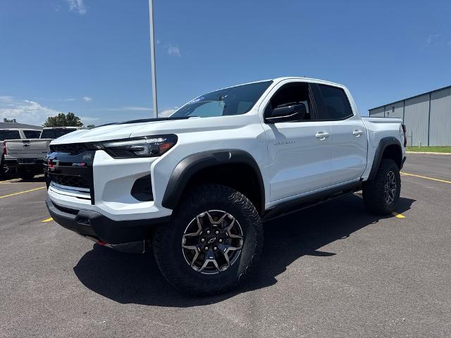 Summit White 2026 Chevrolet Colorado Pickup Truck Four-Wheel Drive Automatic