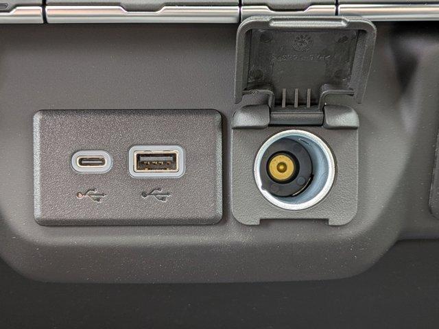 2025 Chevrolet Silverado 3500 HD Vehicle Photo in BRUNSWICK, GA 31525-1881