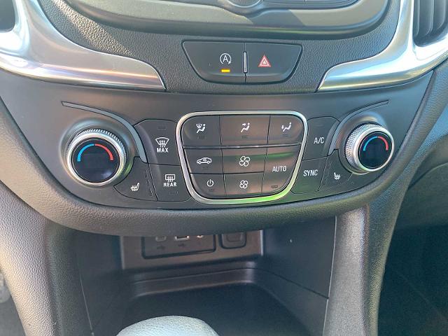 2022 Chevrolet Equinox Vehicle Photo in MOON TOWNSHIP, PA 15108-2571