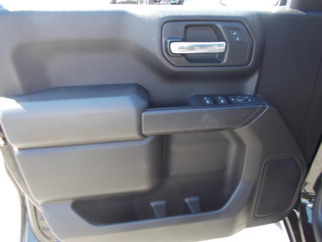 2024 GMC Sierra 1500 Vehicle Photo in LOWELL, MA 01852-4336