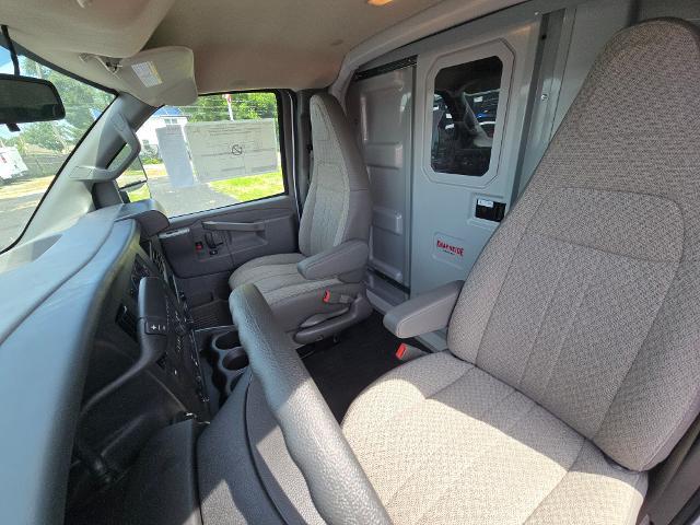 2025 Chevrolet Express Commercial Cutaway Vehicle Photo in INDEPENDENCE, MO 64055-1314