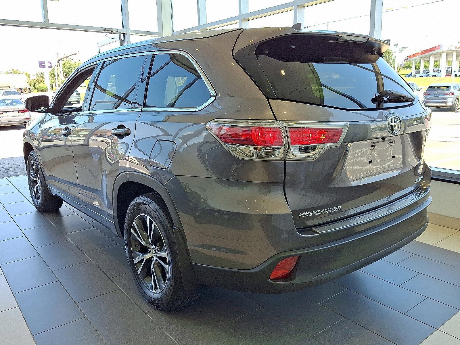 2016 Toyota Highlander Vehicle Photo in Lancaster, PA 17601