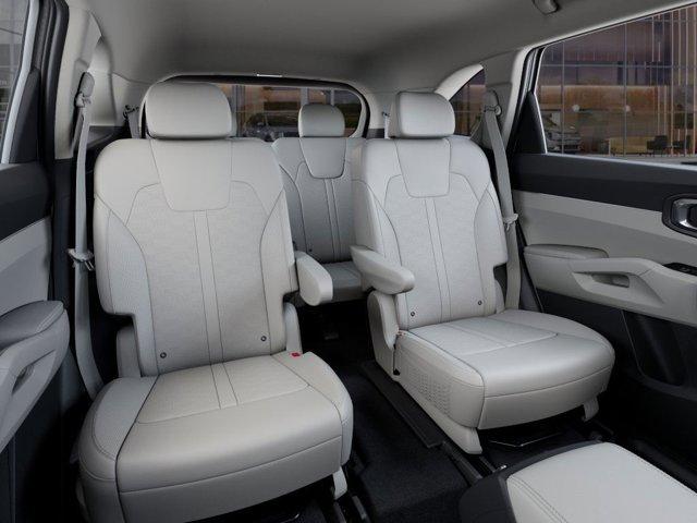 2025 Kia Sorento Hybrid Vehicle Photo in Westbrook, ME 04092