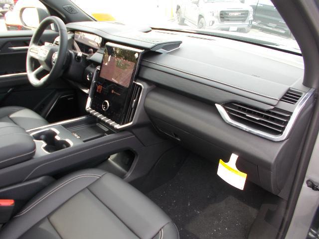 2025 GMC Acadia Vehicle Photo in LOWELL, MA 01852-4336