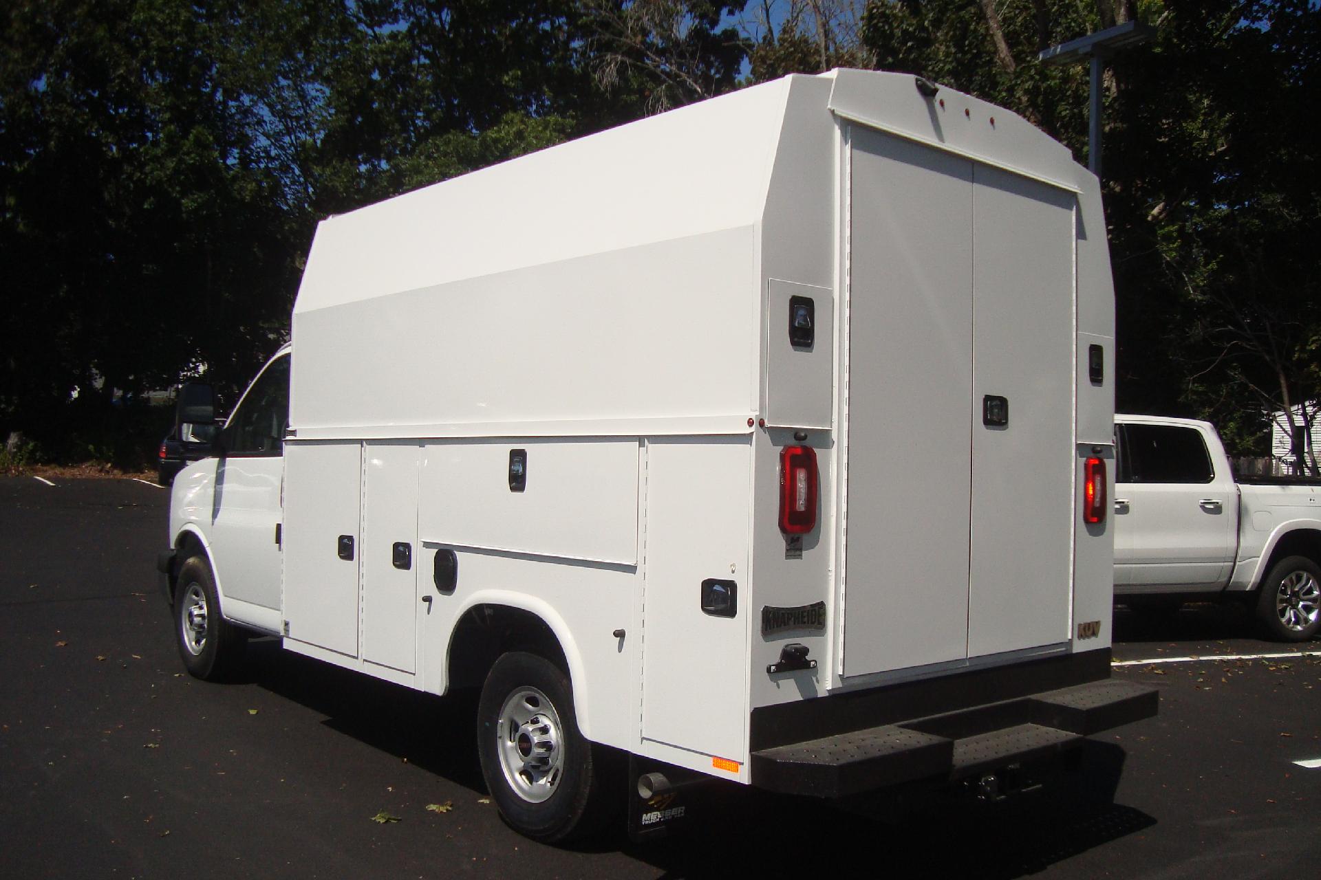 2025 GMC Savana Commercial Cutaway Vehicle Photo in PORTSMOUTH, NH 03801-4196