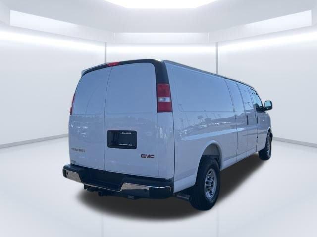 2025 GMC Savana Cargo 3500 Vehicle Photo in SAINT CLAIRSVILLE, OH 43950-8512