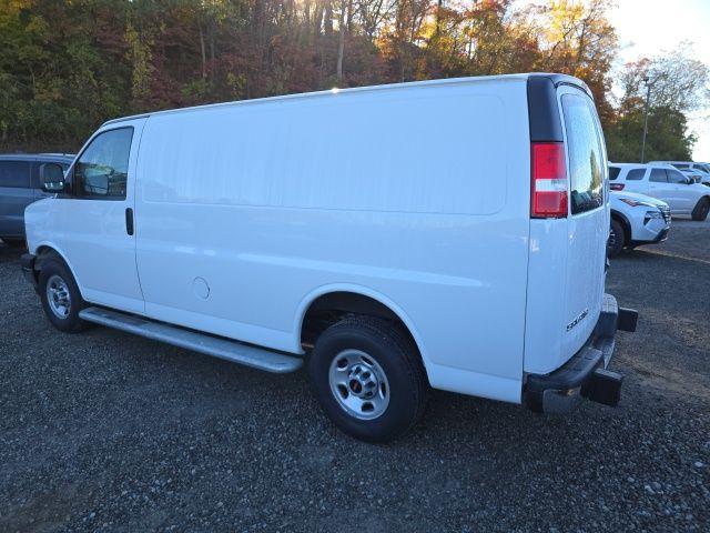 2024 GMC Savana Cargo Van Vehicle Photo in Pleasant Hills, PA 15236