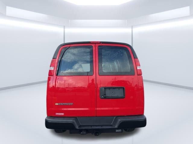 2025 Chevrolet Express Cargo 2500 Vehicle Photo in SAINT CLAIRSVILLE, OH 43950-8512