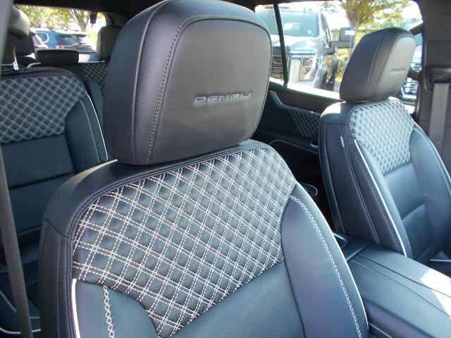 2024 GMC Acadia Vehicle Photo in LOWELL, MA 01852-4336