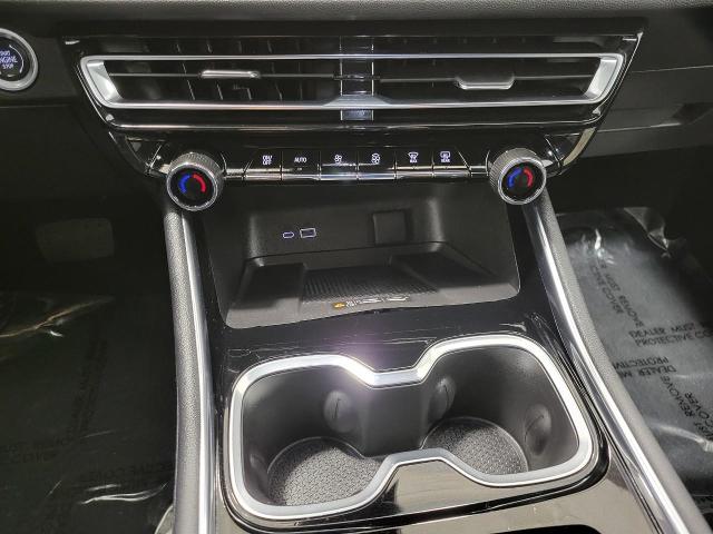 2025 Chevrolet Traverse Vehicle Photo in NEENAH, WI 54956-2243