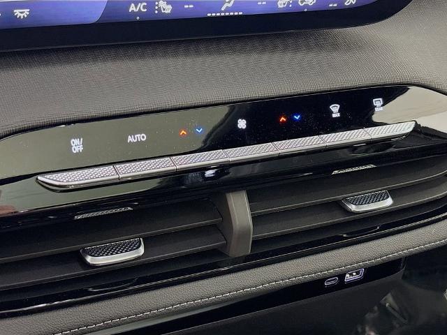 2025 Buick Enclave Vehicle Photo in PUYALLUP, WA 98371-4149