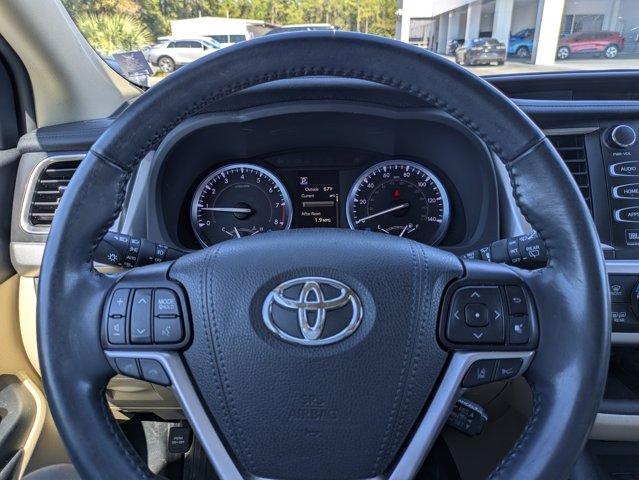 2019 Toyota Highlander Vehicle Photo in BRUNSWICK, GA 31525-1881