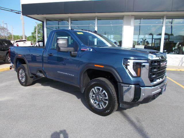 2025 GMC Sierra 3500HD Vehicle Photo in LOWELL, MA 01852-4336