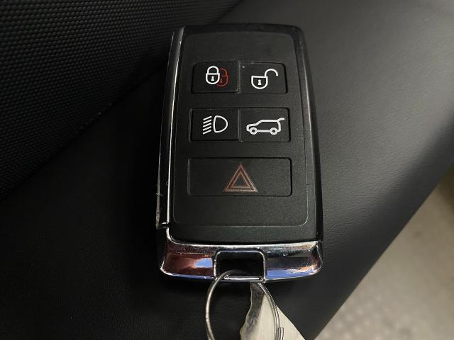 2025 Defender Vehicle Photo in Appleton, WI 54913