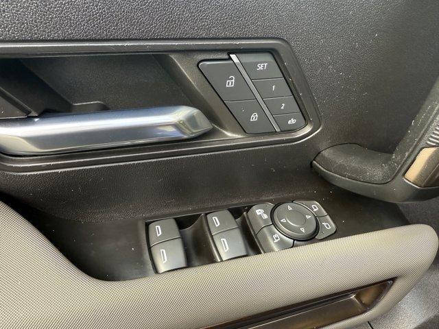 2024 GMC HUMMER EV SUV Vehicle Photo in LEOMINSTER, MA 01453-2952