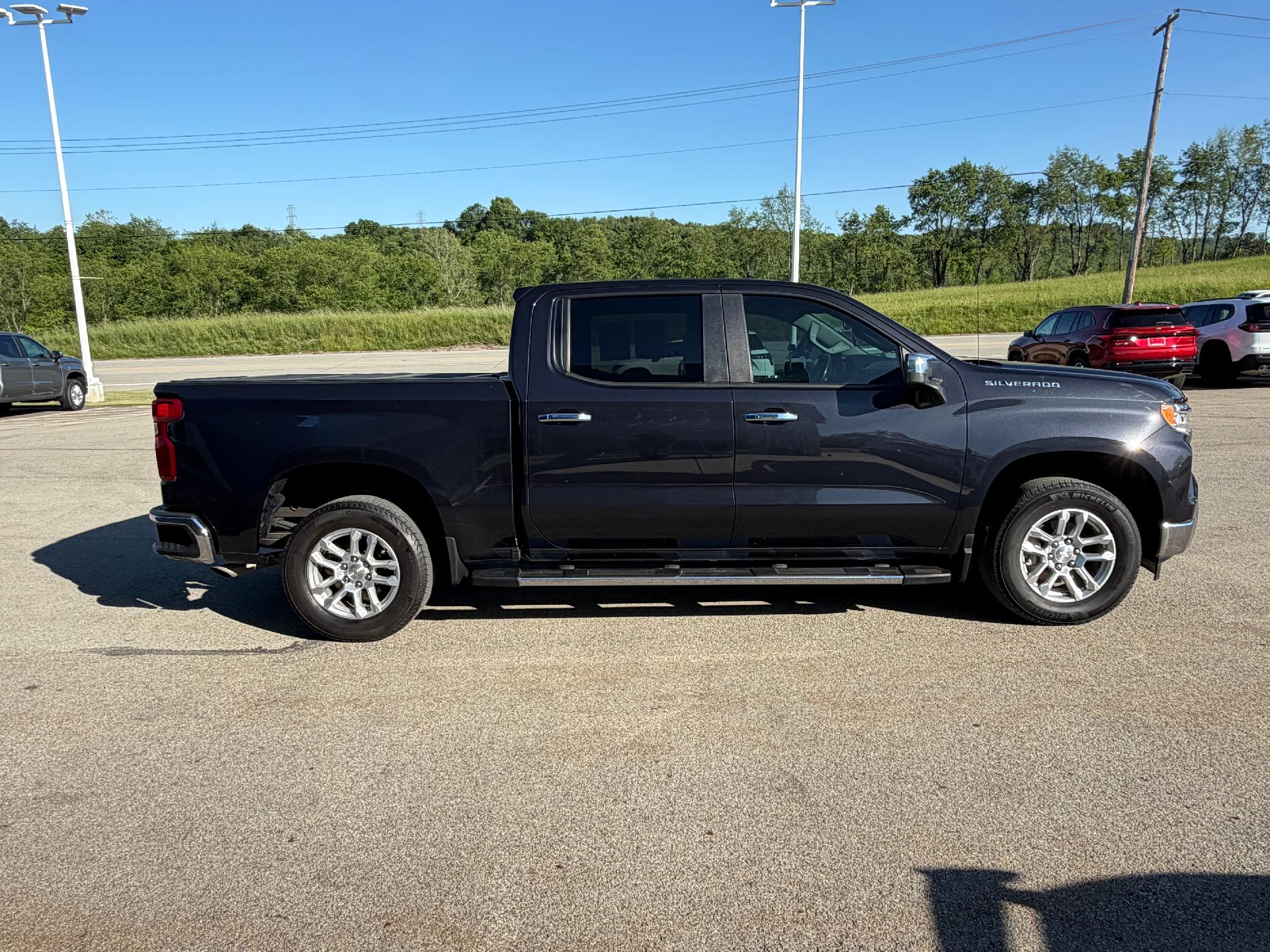 2022 Chevrolet Silverado 1500 photo 7 of 33