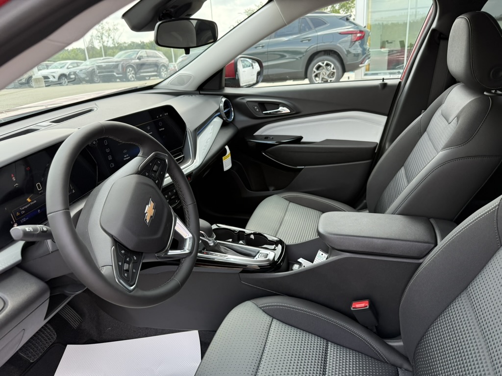 2026 Chevrolet Trax LT - 10