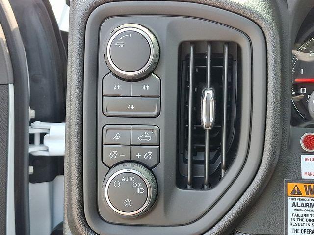 2025 Chevrolet Silverado 3500 HD Chassis Cab Vehicle Photo in DANBURY, CT 06810-5034