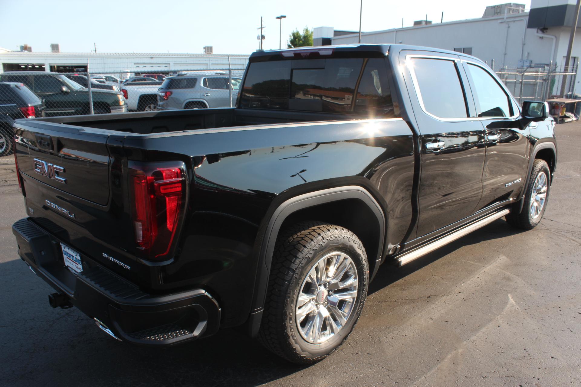 2025 GMC Sierra 1500 Vehicle Photo in AURORA, CO 80012-4011