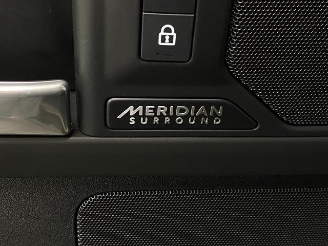 2025 Defender Vehicle Photo in Appleton, WI 54913