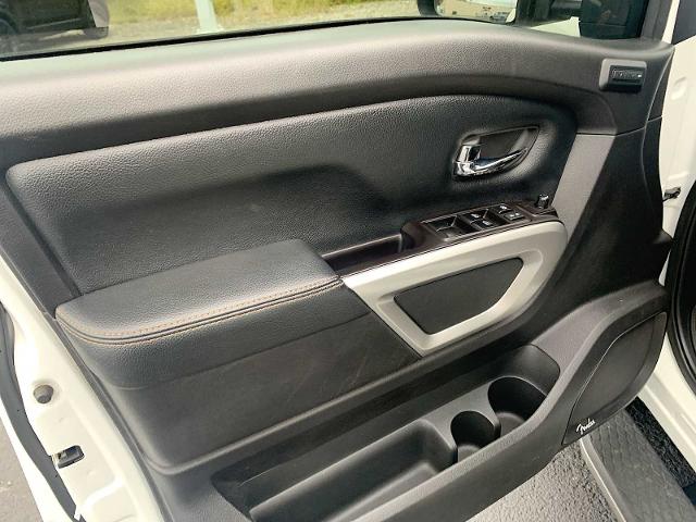 2019 Nissan Titan Vehicle Photo in MOON TOWNSHIP, PA 15108-2571