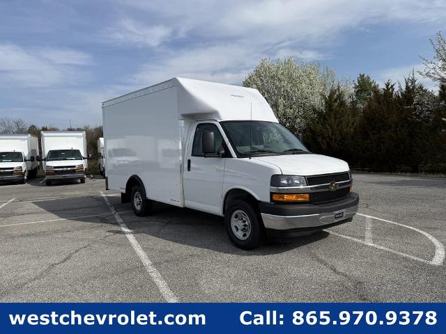 2025 Chevrolet Express Cutaway 3500 Vehicle Photo in ALCOA, TN 37701-3235