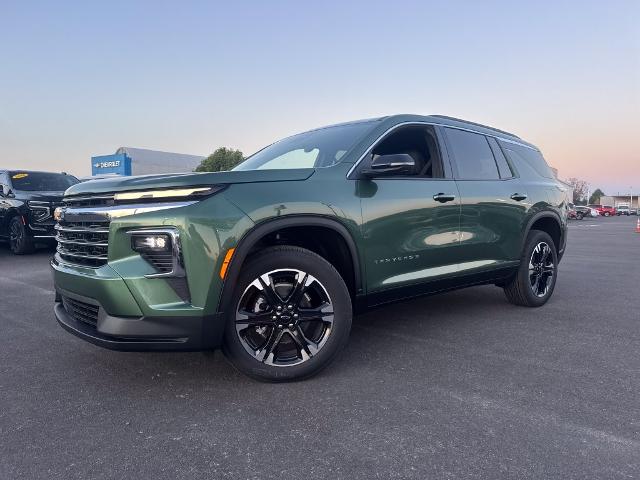 Trillium Green Metallic 2027 Chevrolet Traverse SUV / Crossover Front-Wheel Drive Automatic