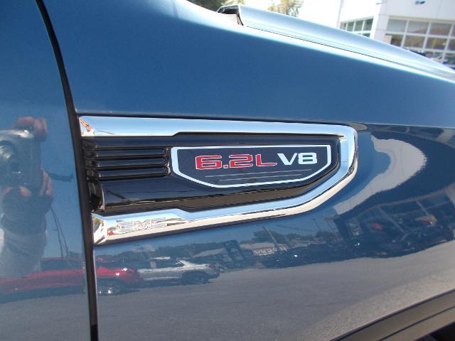 2024 GMC Sierra 1500 Vehicle Photo in LOWELL, MA 01852-4336