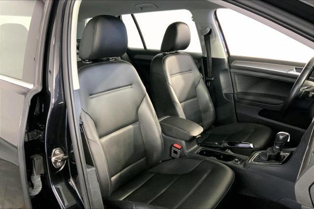 2017 Volkswagen Golf Alltrack Vehicle Photo in INDEPENDENCE, MO 64055-1377
