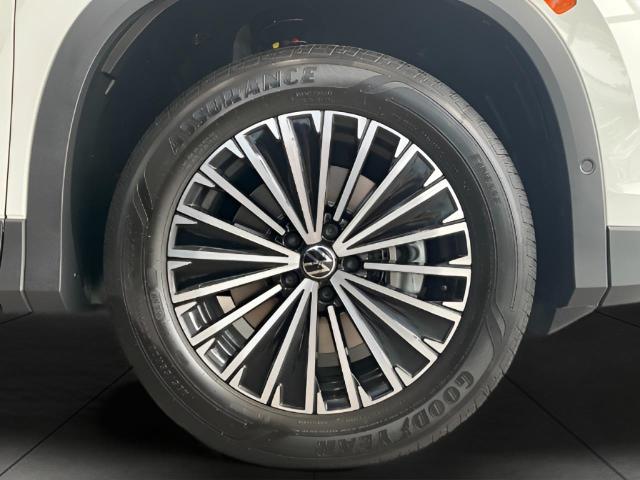 2025 Volkswagen Tiguan Vehicle Photo in Oshkosh, WI 54904