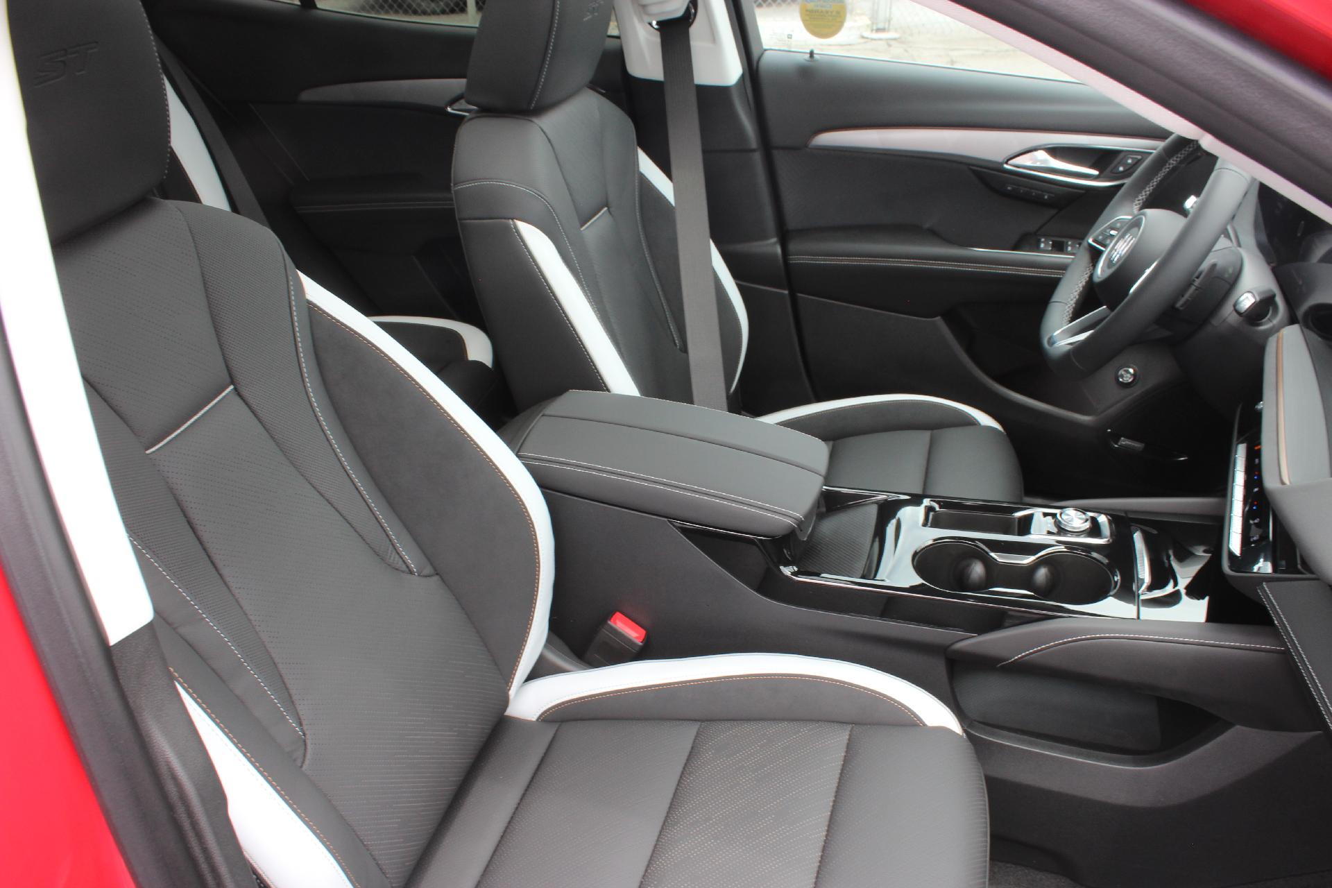 2025 Buick Envision Vehicle Photo in AURORA, CO 80012-4011