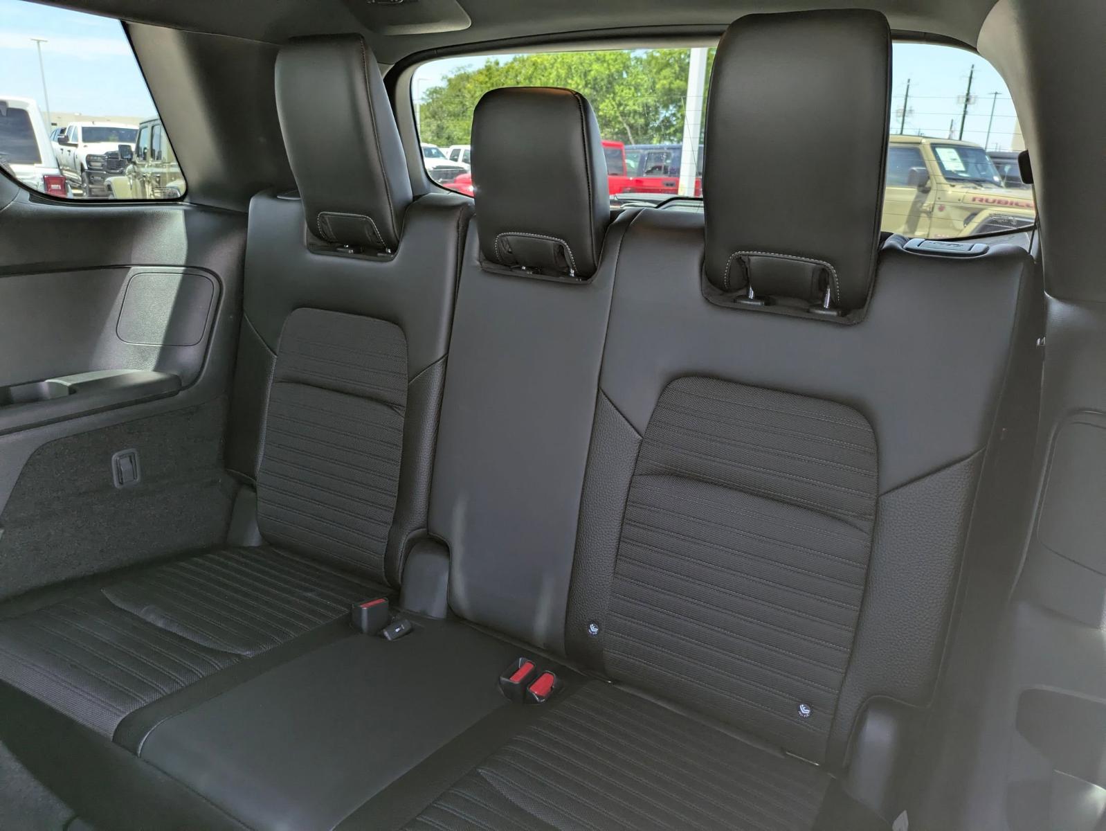 2025 Nissan Pathfinder Vehicle Photo in Seguin, TX 78155
