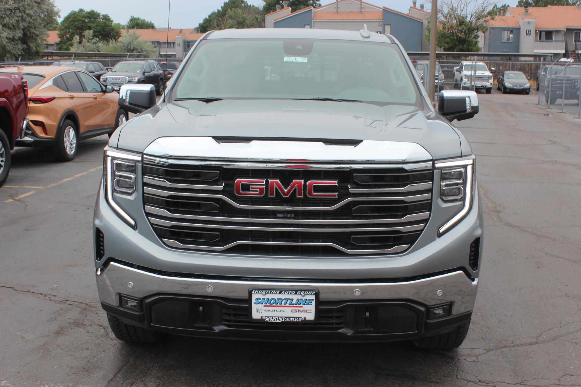 2025 GMC Sierra 1500 Vehicle Photo in AURORA, CO 80012-4011