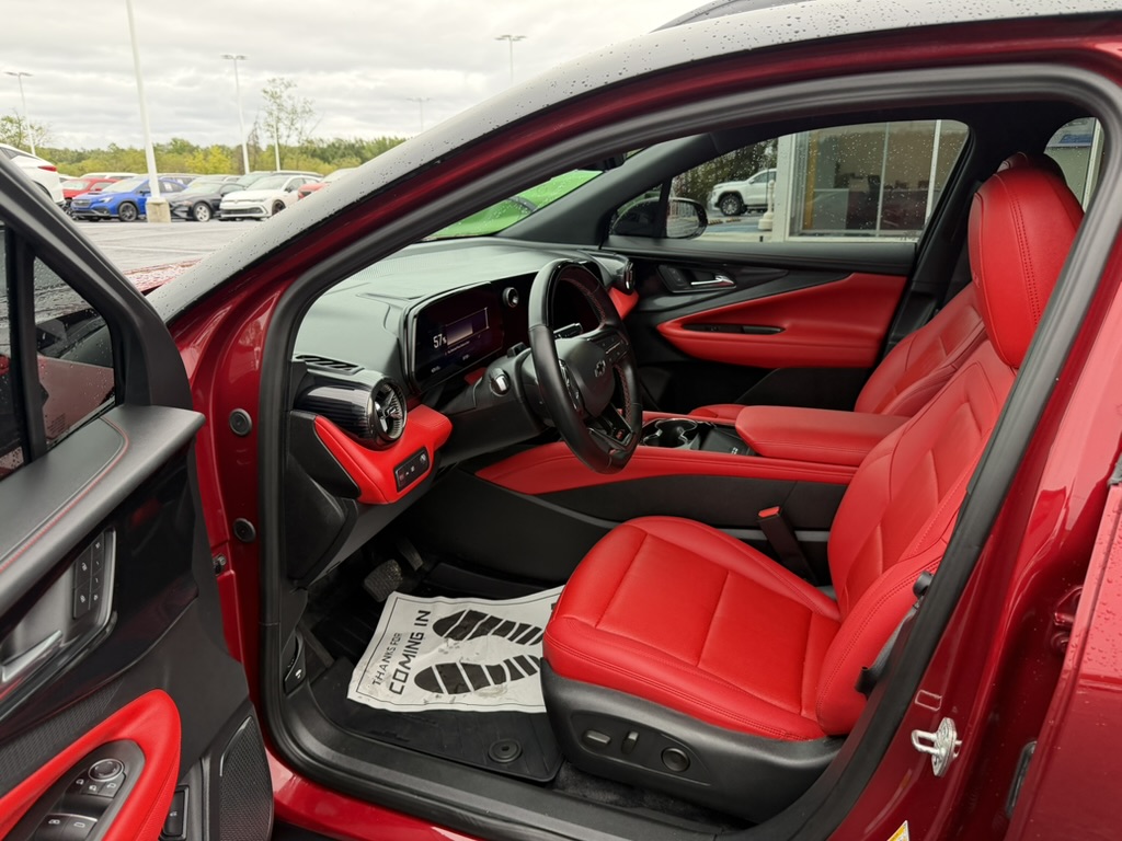 2025 Chevrolet Blazer EV photo 17 of 36