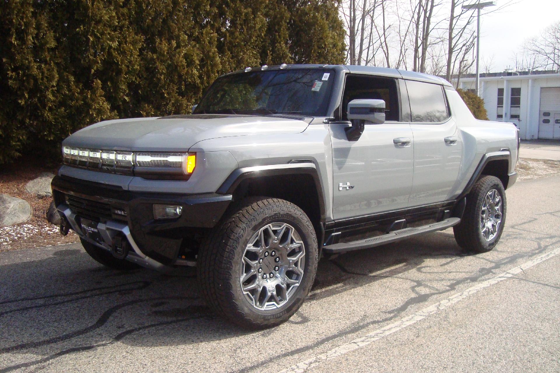 2025 GMC HUMMER EV Pickup Vehicle Photo in PORTSMOUTH, NH 03801-4196