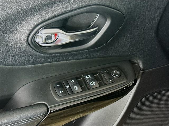 2021 Jeep Cherokee Vehicle Photo in Everett, WA 98204