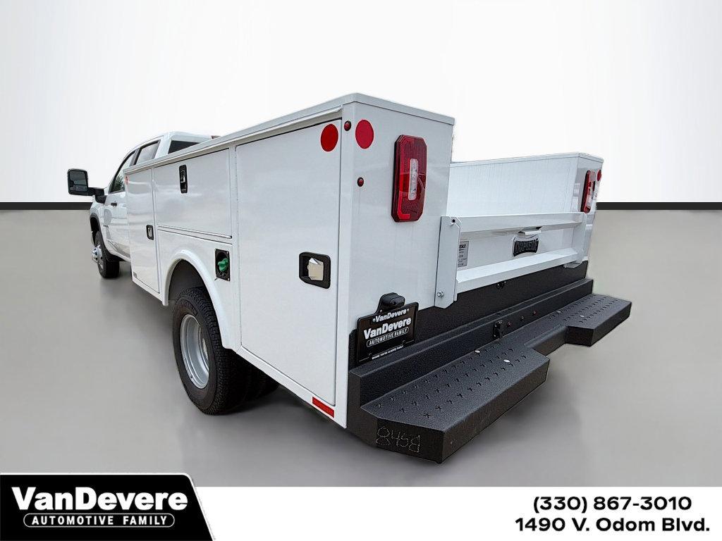 2026 Chevrolet Silverado 3500 HD Chassis Cab Vehicle Photo in AKRON, OH 44320-4088