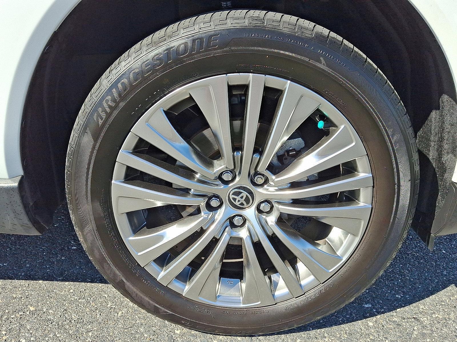 2023 Toyota Venza Vehicle Photo in BETHLEHEM, PA 18017-9401