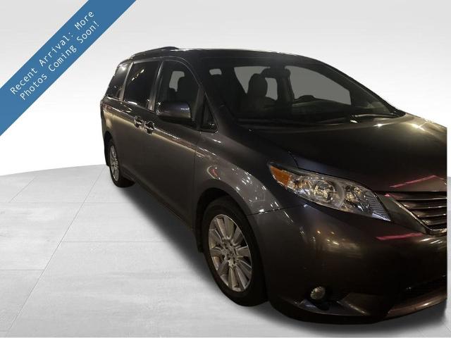 2017 Toyota Sienna Vehicle Photo in Cedar Rapids, IA 52402
