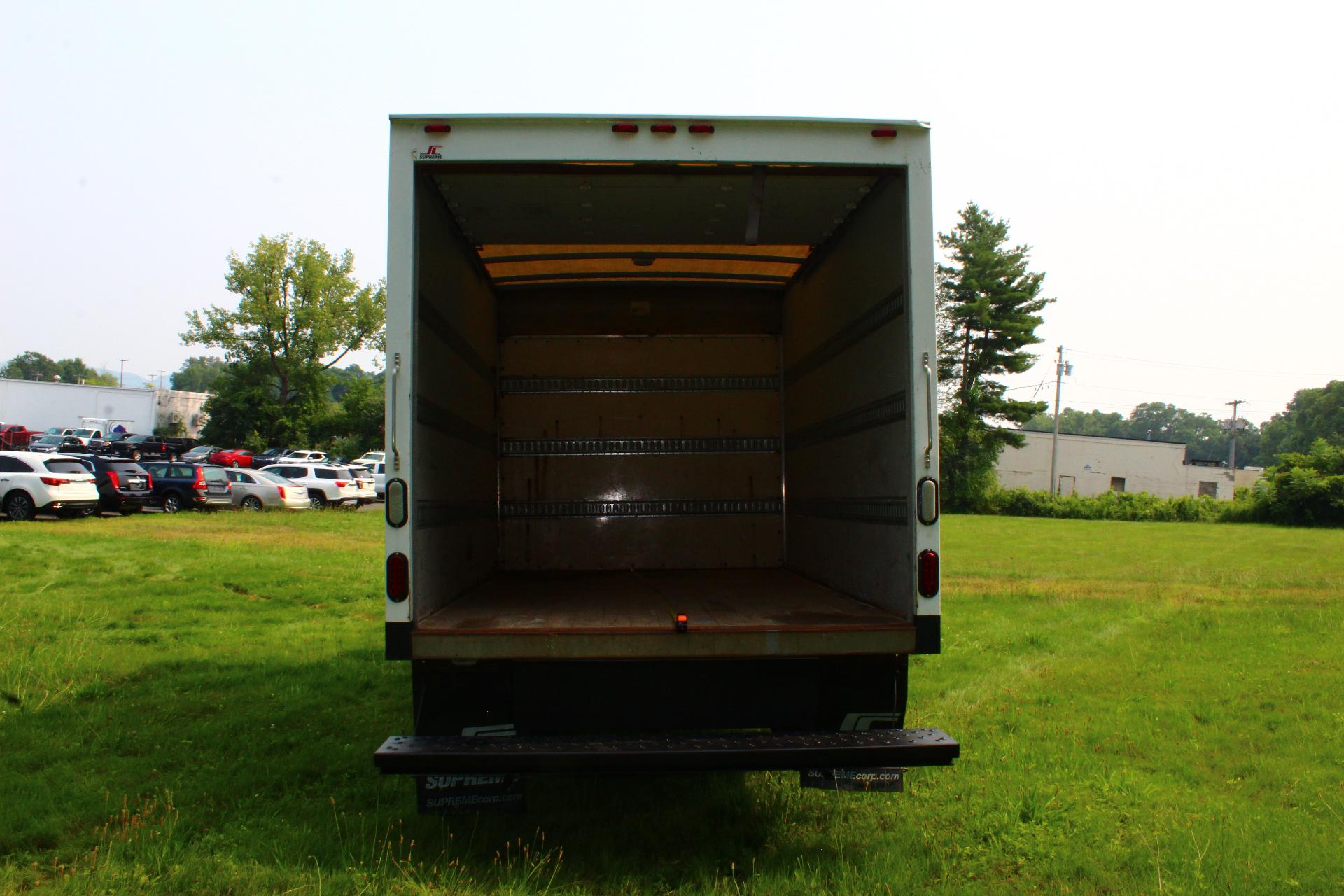 2014 Chevrolet Express Cutaway 3500 Vehicle Photo in NORTHAMPTON, MA 01060-1120