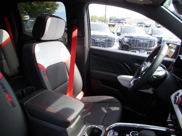 2026 GMC Canyon Vehicle Photo in LOWELL, MA 01852-4336