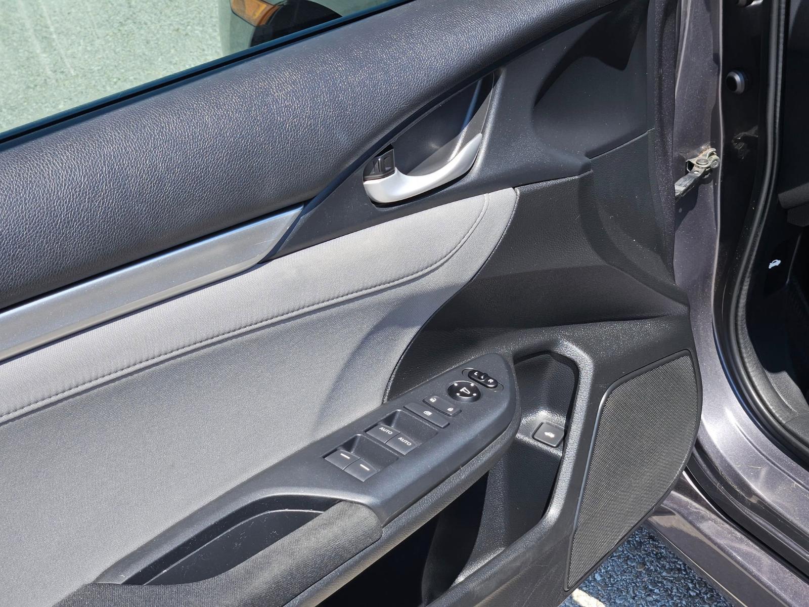 2017 Honda Civic Sedan Vehicle Photo in Seguin, TX 78155