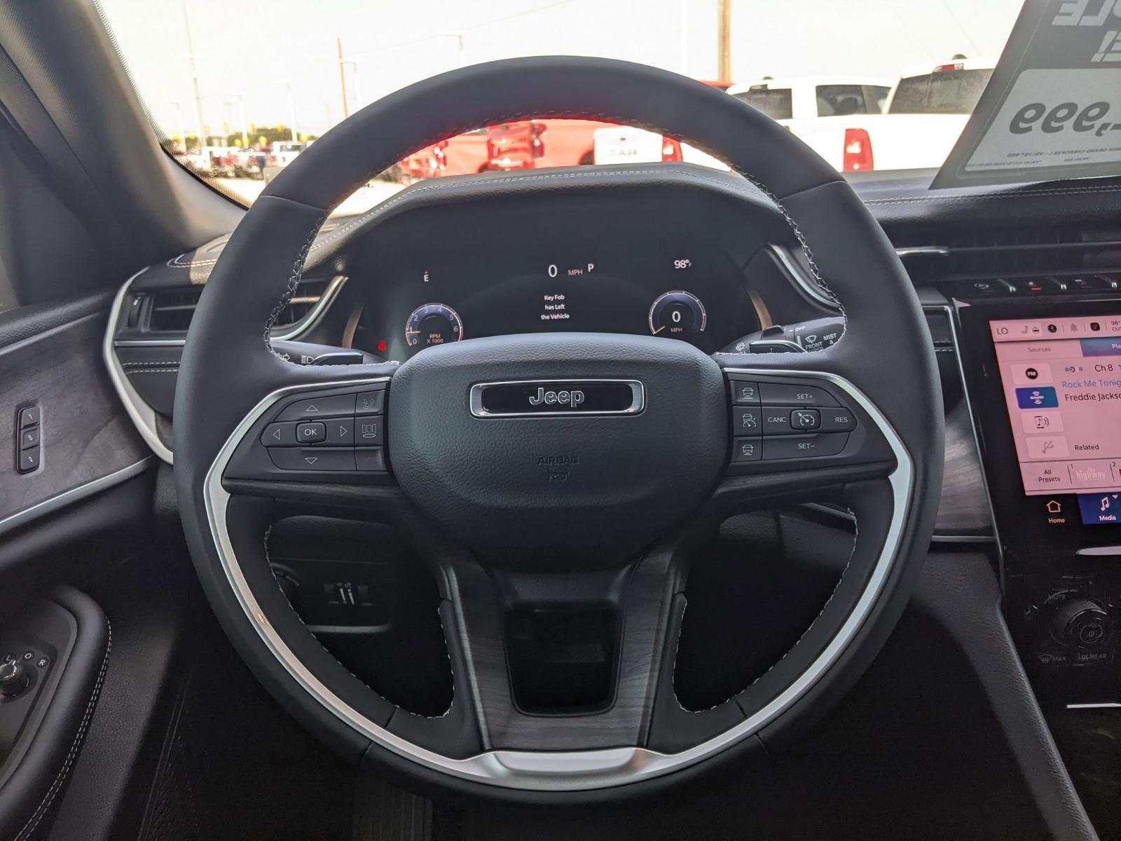 2025 Jeep Grand Cherokee L Vehicle Photo in Seguin, TX 78155
